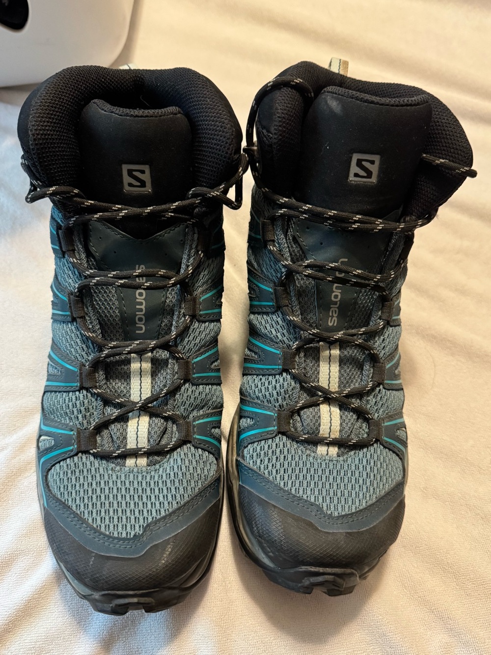 Salomon Women's Gray and Teal Lace-Up Hiking Boots